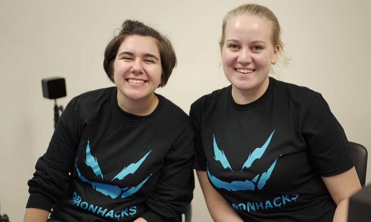 2 college students smiling
